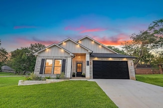 604 Saint Charles Place, Nacogdoches, TX 75961
