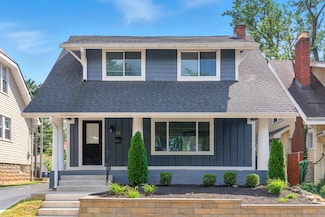 35 E Pacemont Rd, Columbus, OH 43202