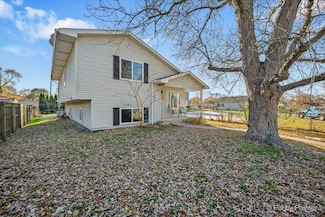 2703 21st St, Zion, IL 60099