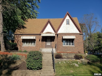 2306 Newberry St, Davenport, IA 52804