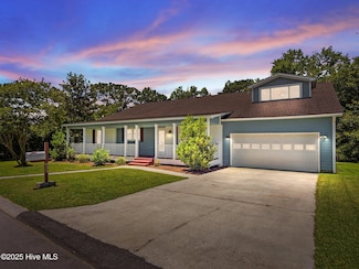 639 W Shore Dr, Swansboro, NC 28584