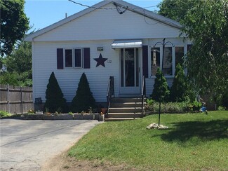 122 Oneida St, Pawtucket, RI 02860