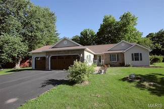 1710 Doe Run Dr, Vandalia, IL 62471