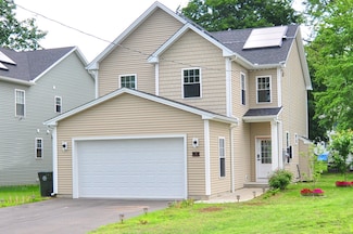 15 3rd St, Windsor Locks, CT 06096