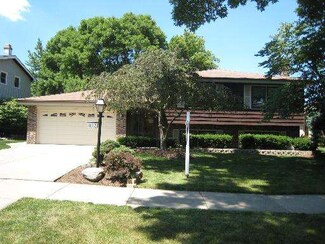 1012 S Grace St, Mount Prospect, IL 60056