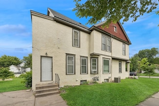2224 4th Ave N, Minneapolis, MN 55405