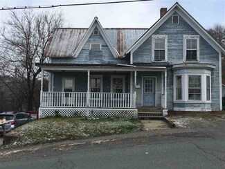 29 Caledonia St, Saint Johnsbury, VT 05819