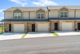 135 Country Ln Unit 102, Clarksville, TN 37043