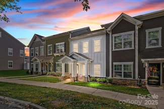 1805 Edgewater Dr NW, Conover, NC 28613