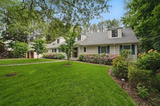 6 Ogden Rd, Scarsdale, NY 10583
