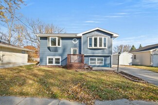 1120 S 5th Ave E, Newton, IA 50208