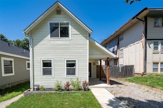 814 Lyon St, Des Moines, IA 50309