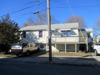 33 Roma St, Bristol, RI 02809