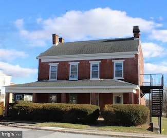 1 S Main St Unit 2ND FLOOR REAR, Seven Valleys, PA 17360