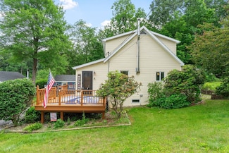 22 Whitney Dr, Averill Park, NY 12018