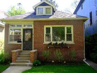 1217 Dewey Ave, Evanston, IL 60202