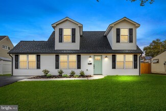 58 Kingwood Ln, Levittown, PA 19055