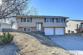 15663 N 2nd St, Bennington, NE 68007