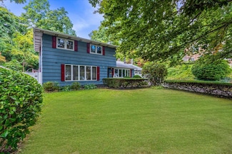 54A Upland Dr, East Northport, NY 11731