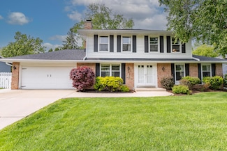 13690 W Wilbur Dr, New Berlin, WI 53151
