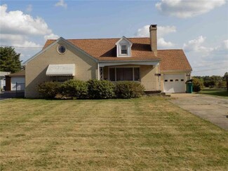 1911 Stafford St, Farrell, PA 16121