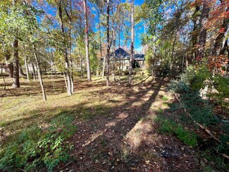 1404 River Oaks Dr, Huntsville, TX 77340