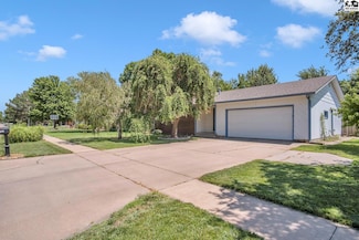 605 Penn Dr, McPherson, KS 67460