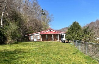 19 Bear Fork Rd, Yawkey, WV 25573