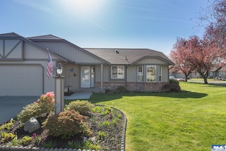 830 N Minstrel Rd, Sequim, WA 98382