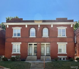 3008 Henrietta St, Saint Louis, MO 63104