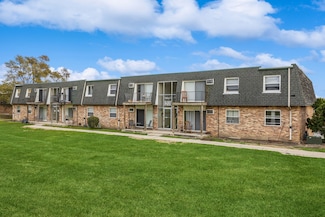 8480 W 103rd Terrace Unit 301, Palos Hills, IL 60465