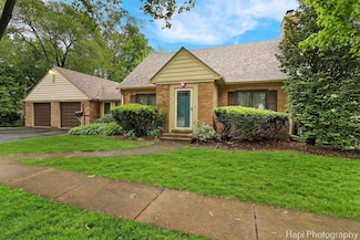 318 2nd Ave, Libertyville, IL 60048