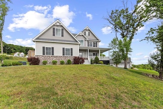 15 Debra Ln, New Windsor, NY 12553