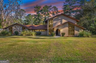 2066 Cherokee St, Waycross, GA 31503