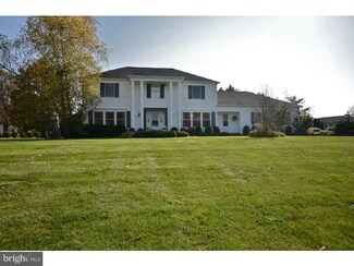 19 Hardley Dr, Cranbury, NJ 08512