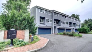 27 Richard Ct, Princeton, NJ 08540