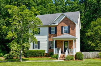 6701 Valleyoak Dr, Clemmons, NC 27012