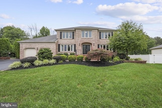 13 Dix Ln, Lawrence Township, NJ 08648