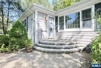 420 N Central Ave, Ramsey, NJ 07446