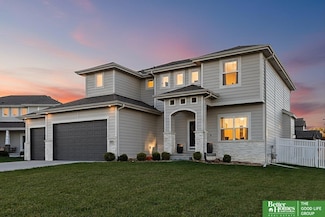 19752 Greenleaf Cir, Gretna, NE 68028