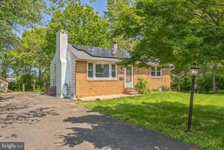 64 Poplar Ave, Warrington, PA 18976
