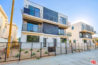 11736 Gilmore St, North Hollywood, CA 91606