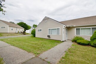 100 Mitchell Dr, Chicopee, MA 01022