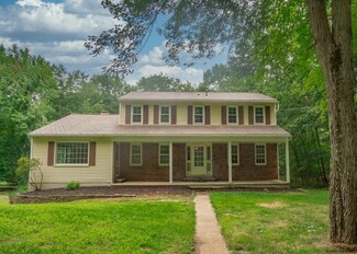 16B Stony Brook Dr, Rexford, NY 12148