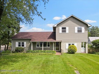 1016 Chipperfield Dr, Stroudsburg, PA 18360