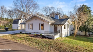 5936 Grove Dr, Knoxville, TN 37918