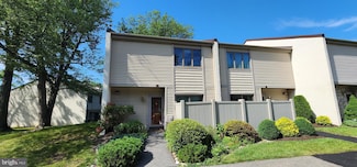 66 Twin Brooks Dr, Willow Grove, PA 19090