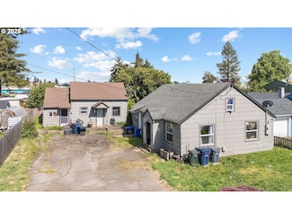 173 N Seneca Rd, Eugene, OR 97402