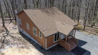 3493 Farview Dr, East Stroudsburg, PA 18302