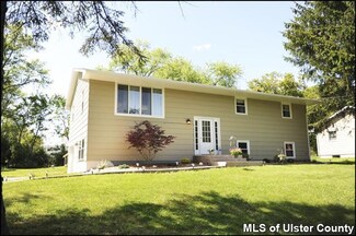 1 Cottontail Ln, Catskill, NY 12414